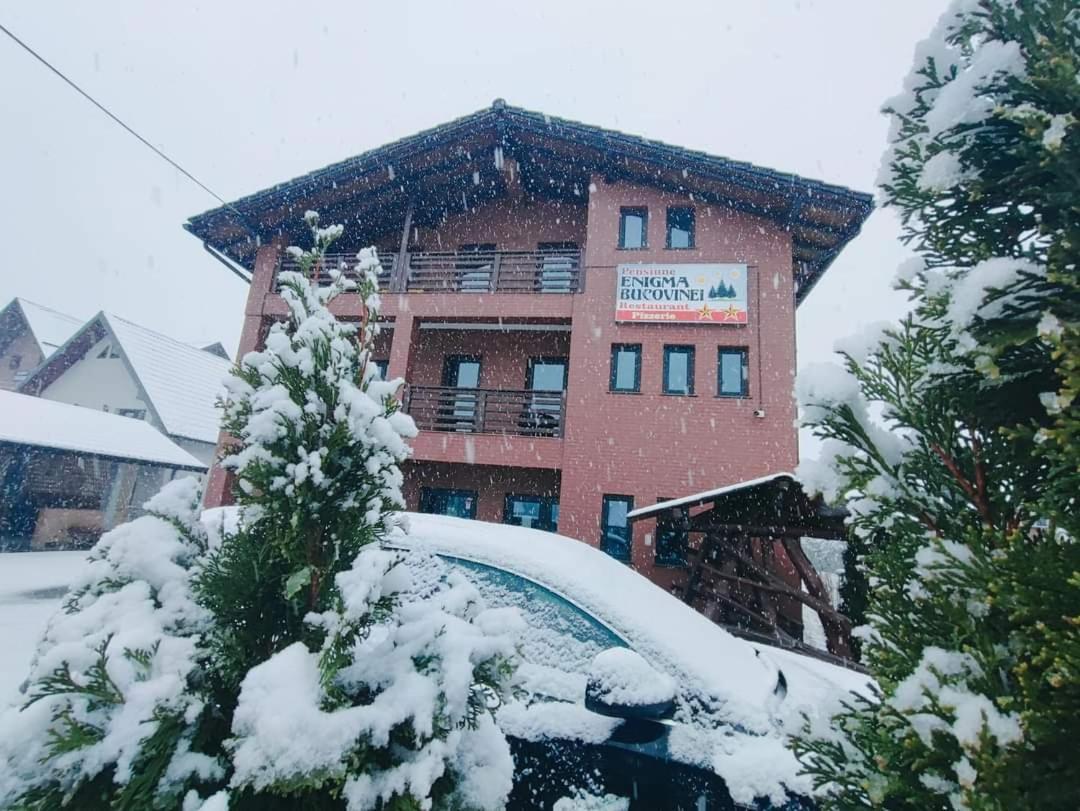 Enigma Bucovinei Hotell Vicovu de Jos Exteriör bild