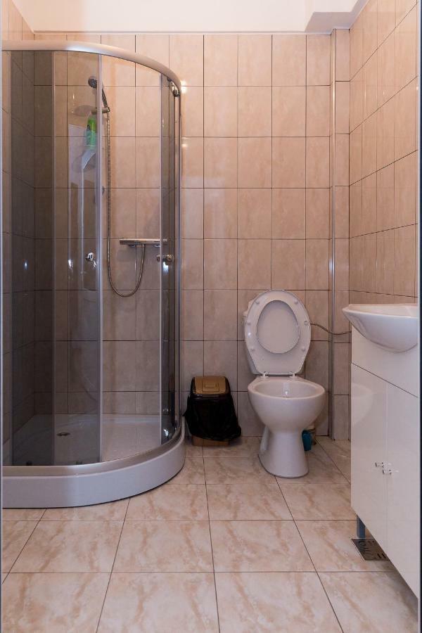 Enigma Bucovinei Hotell Vicovu de Jos Exteriör bild
