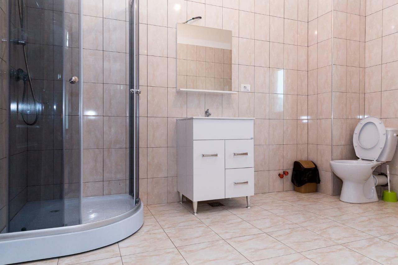 Enigma Bucovinei Hotell Vicovu de Jos Exteriör bild