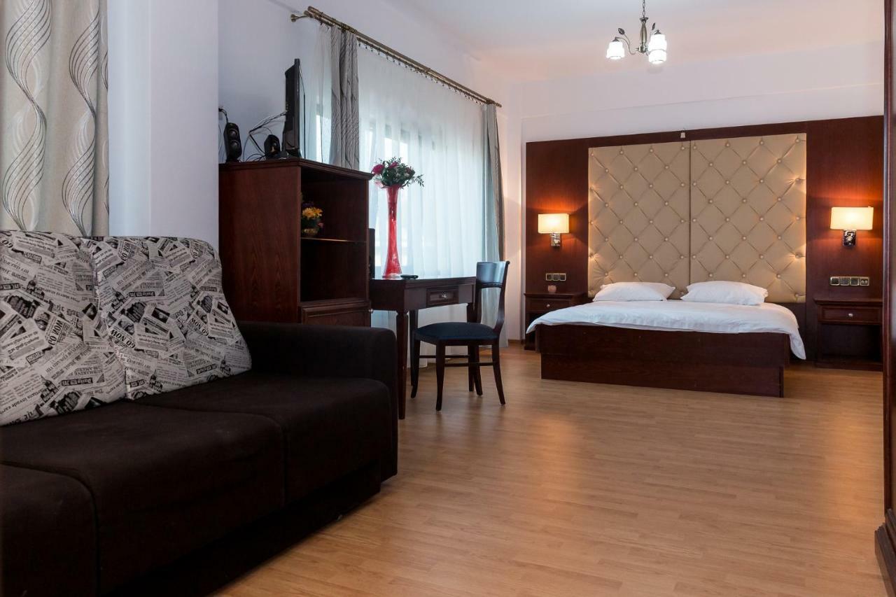 Enigma Bucovinei Hotell Vicovu de Jos Exteriör bild