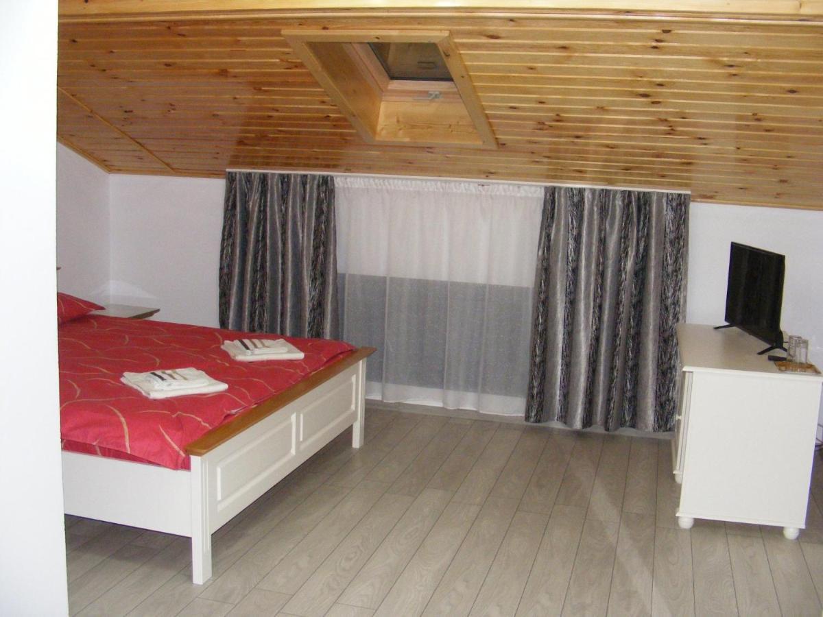 Enigma Bucovinei Hotell Vicovu de Jos Exteriör bild